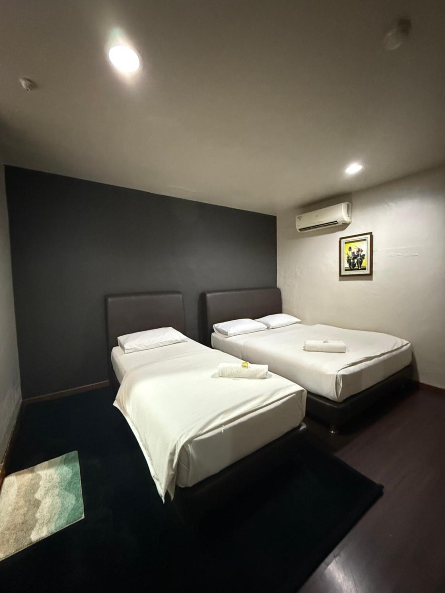 Hotel 1St Living Subang Subang Jaya Esterno foto